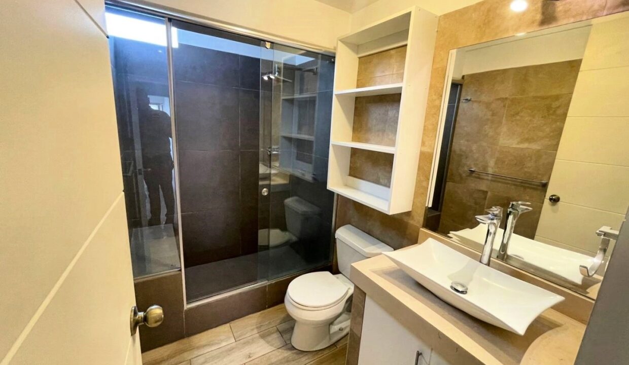 6. BAÑO 1