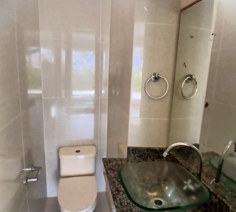 5. BAÑO DE VISITA