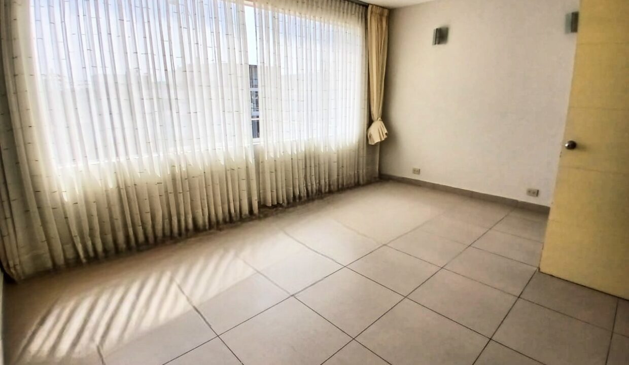 8. DORMITORIO PRINCIPAL