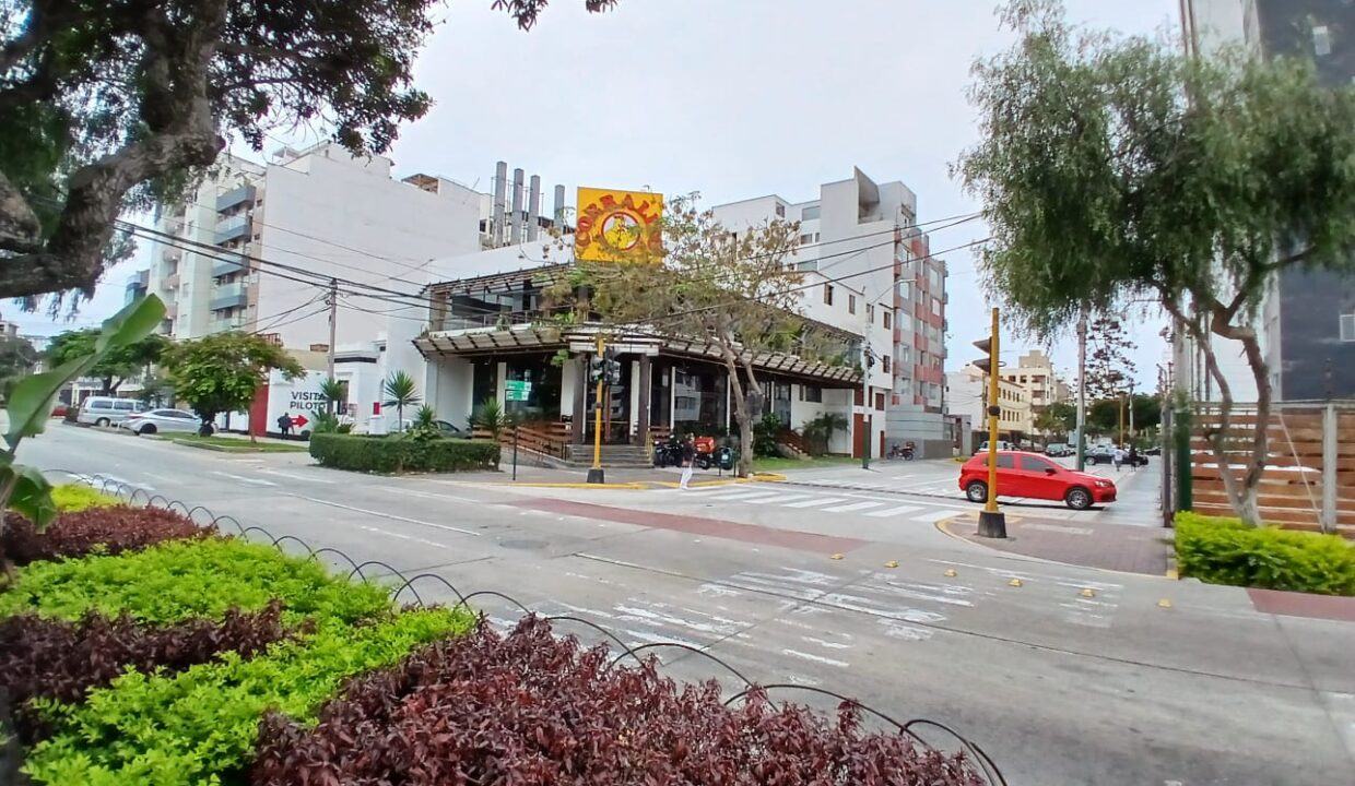 16. EXTERIOR 2A