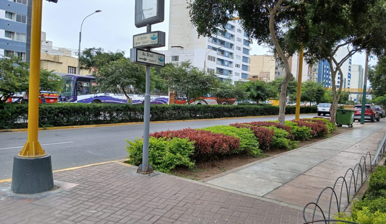 17. EXTERIOR 1