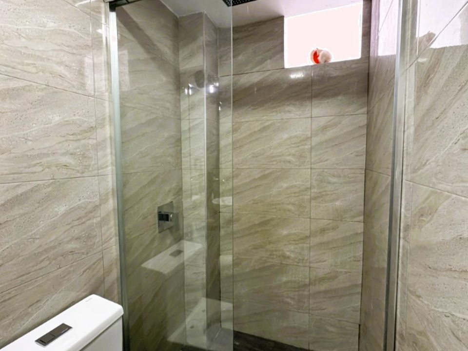 13. BAÑO 1