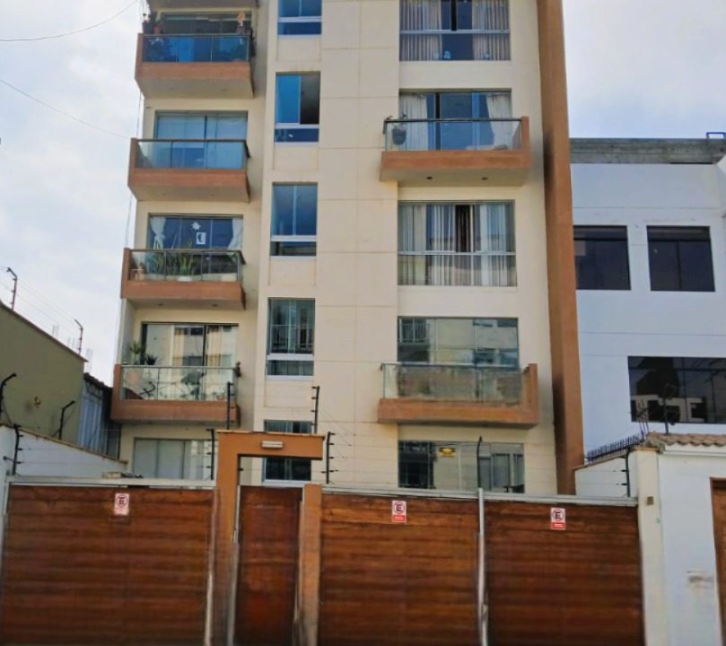 15. FACHADA