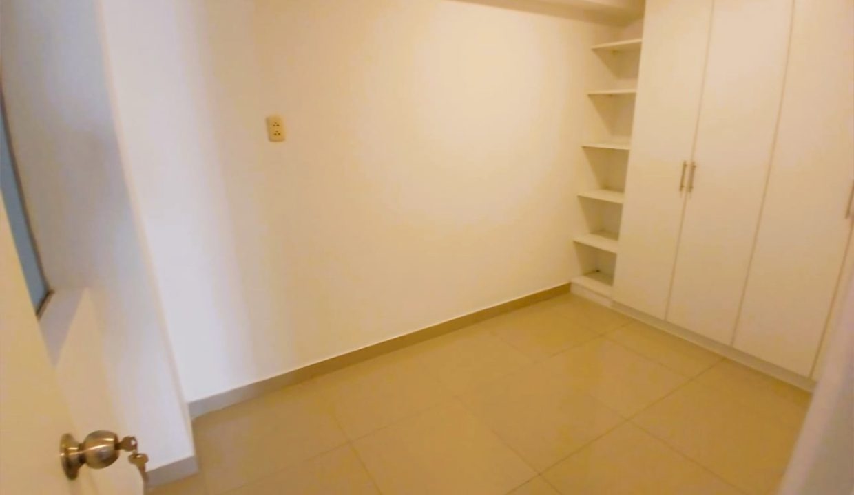 8. DORMITORIO